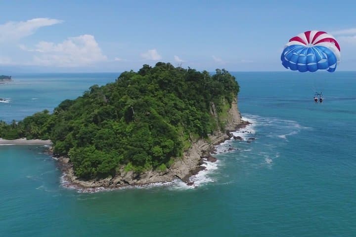 Parasailing Over Manuel Antonio: Espadilla Beach Flights with Aguas Azules photo 6