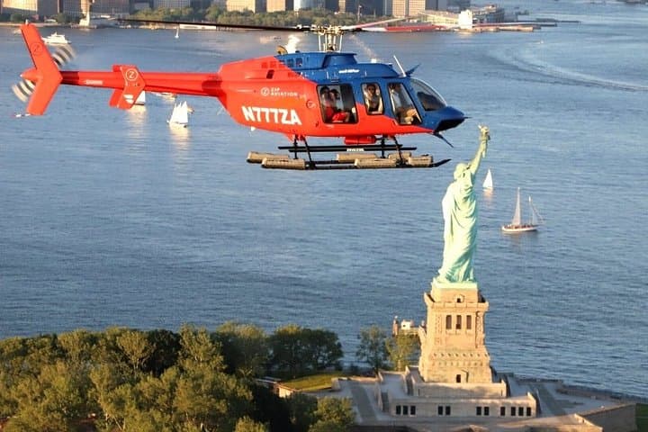 Manhattan Sky Tour: Downtown New York Helicopter Flight Over Manhattan