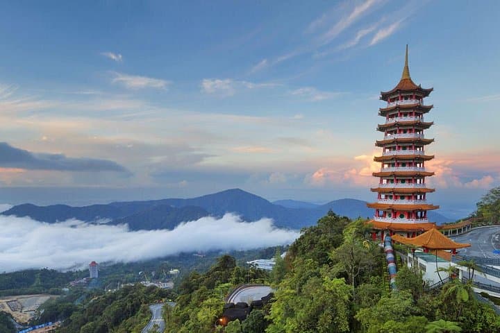 Genting Highlands Day Tour: Cable Car Views, Temple Walks & SkyWorlds Thrills photo 6