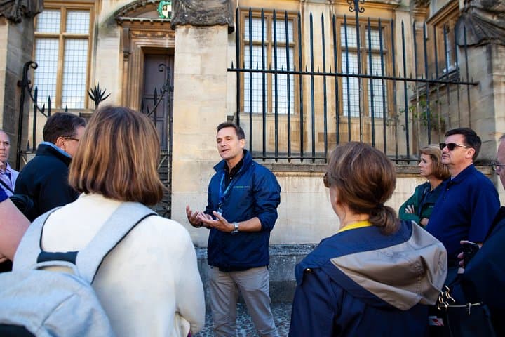 Private Oxford Walking Tour with University Alumni Guide — Tailored University Walks & Harry Potter Sites