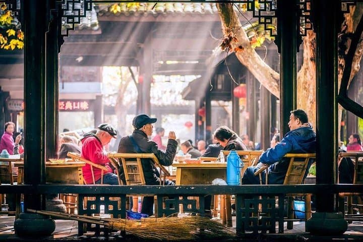 Chengdu Half-Day Bike Tour — Wenshu Temple, People’s Park & Kuan-Zhai Lanes by Bike photo 4