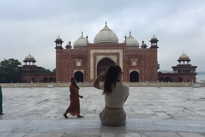 Agra Heritage Walk and Taj Mahal Sunset Tour from Delhi — Full-Day Cultural Excursion photo 4