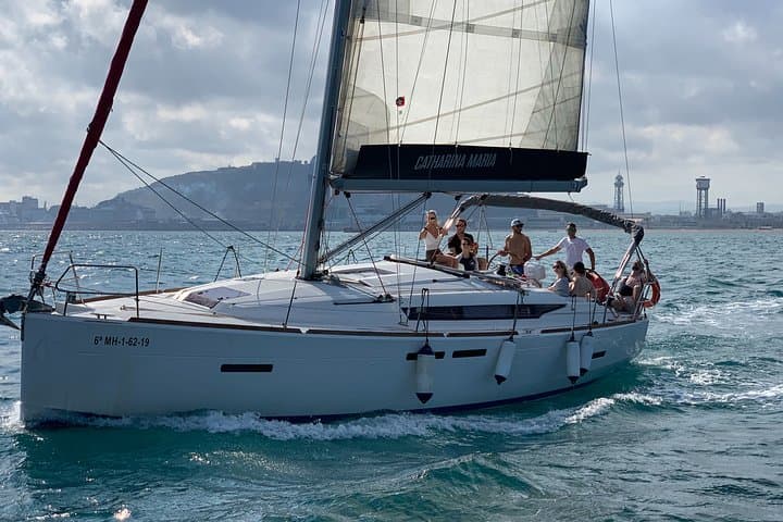 Barcelona Small-Group Sailing Tour with Cava and Snacks — Port Olímpic Cruise photo 4