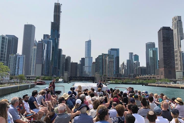 Chicago River 90-Minute Architecture Cruise: Iconic Skyscrapers & River Branches photo 3