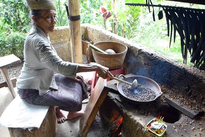 Mount Batur Sunrise Trek: Summit Breakfast and Kintamani Coffee Tour photo 2