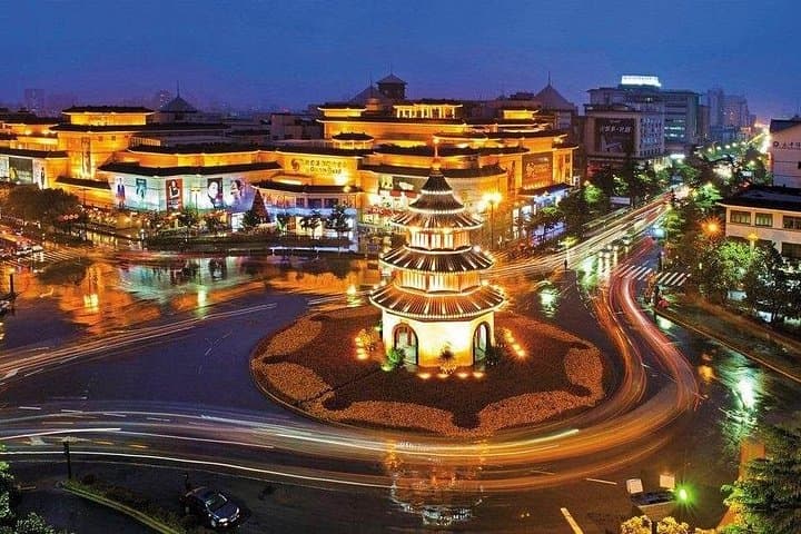 Half-Day Yangzhou Sunset Tour: Geyuan Garden & Slender West Lake Boat Ride photo 4