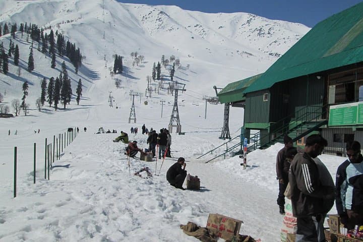 Jammu Kashmir Valley Tour: 7-Day Patnitop, Pahalgam, Gulmarg & Srinagar Circuit photo 5