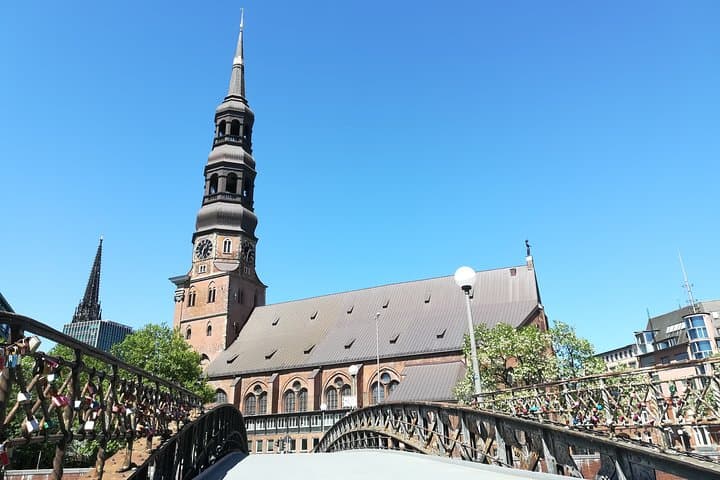 Hamburg West Driver-Guide Tour — Explore Blankenese, Elbchaussee & Elbe Views photo 2