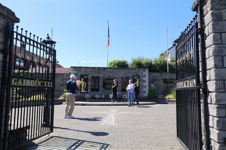Falls Road Murals Walking Tour with Former Prisoners — Belfast Conflict Mural Walk photo 3
