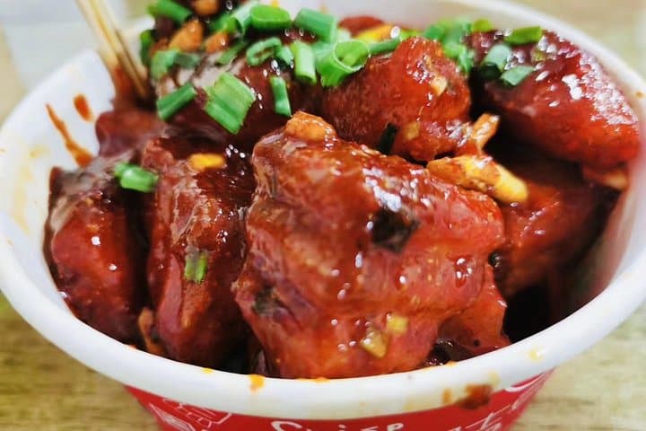 Chengdu Night Bites: A Small-Group Street Food Walking Tour photo 3