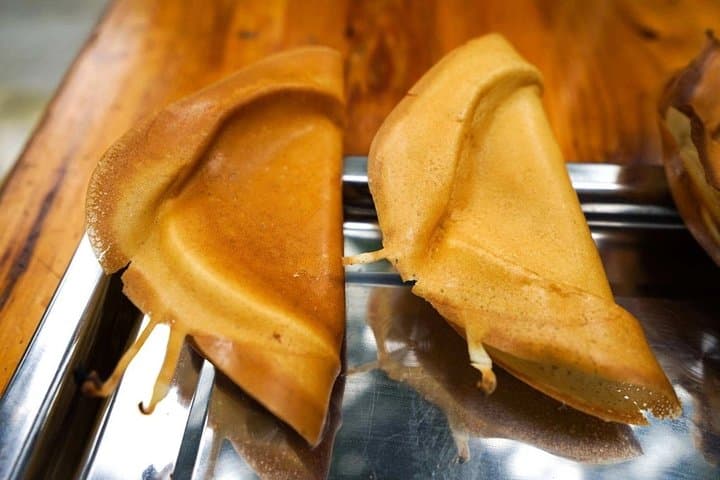 Chengdu Night Bites: A Small-Group Street Food Walking Tour photo 2