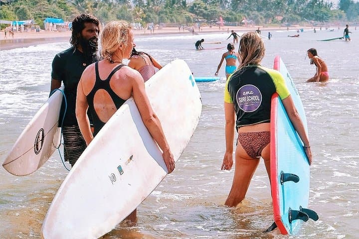 Private Intermediate Surf Lesson in Weligama Bay, Sri Lanka photo 3