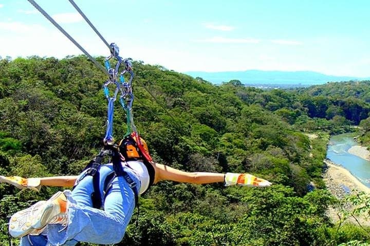 Pendulum at the Peak: Bogotá's Extreme Cliff Swing Experience photo 5
