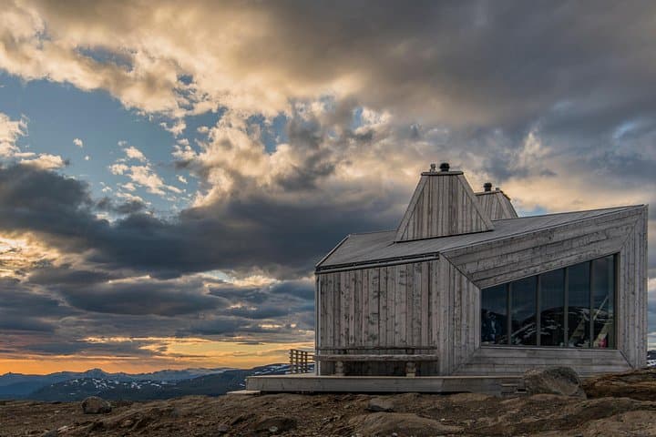 Hike to Rabothytta: Guided Trek to Norway's Glacier-Edge Cabin