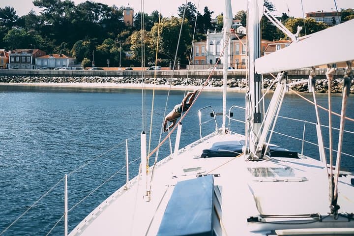 Private Sailboat Tour on the Tagus: 4-Hour Lisbon Sailing, Swim & Sun photo 4