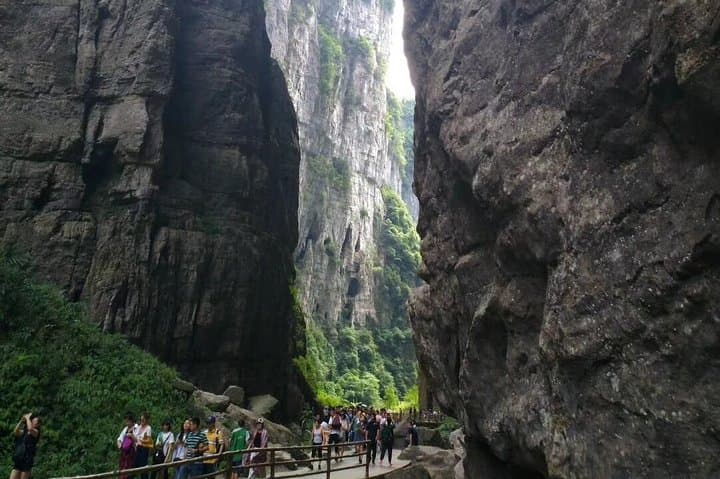 13-Day Private China Highlights: Xi'an, Chongqing & Yangtze Cruise to Zhangjiajie and Guilin photo 5