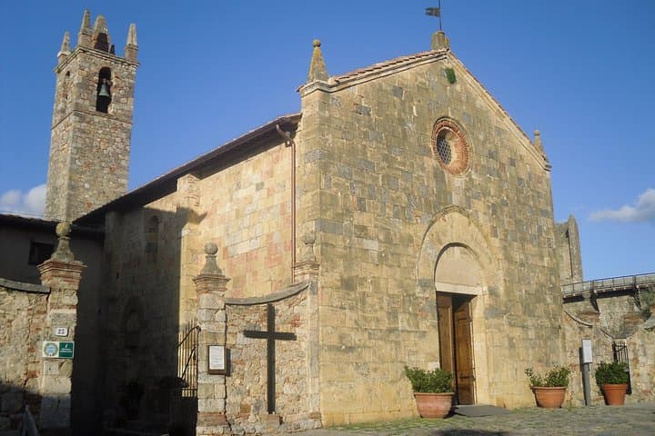 Full-Day Tuscan Hilltowns: Monteriggioni, San Gimignano & Castellina from Rome photo 4
