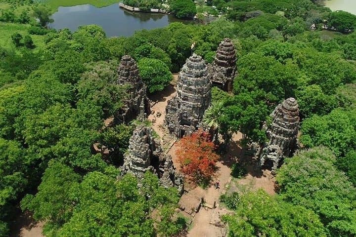 Full-Day Battambang Tuk Tuk Tour — Bamboo Train, Temples & Phnom Sampeau Sunset