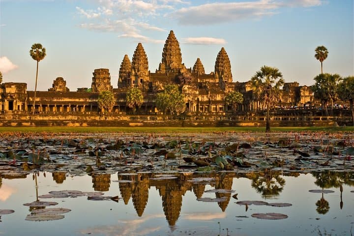 One-Day Angkor Temples Tour: Angkor Wat, Angkor Thom & Ta Prohm (Sunset)