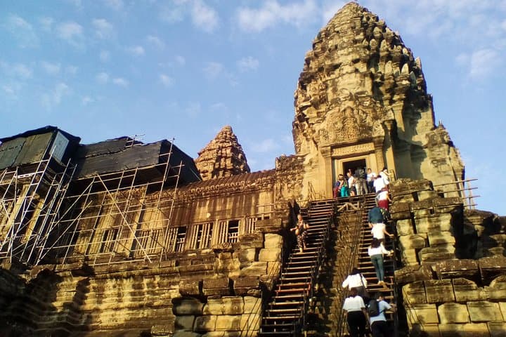 One-Day Angkor Temples Tour: Angkor Wat, Angkor Thom & Ta Prohm (Sunset) photo 5