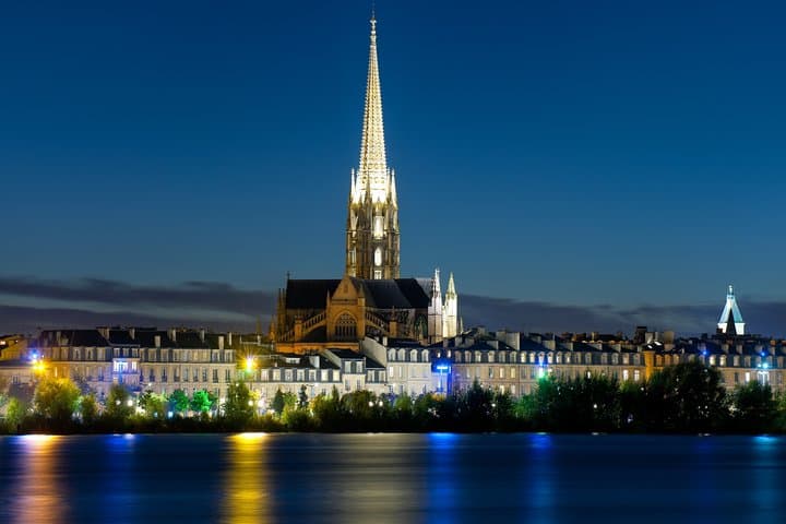 Bordeaux by Night in a Citroën 2CV: Illuminations Tour with Gifts photo 2