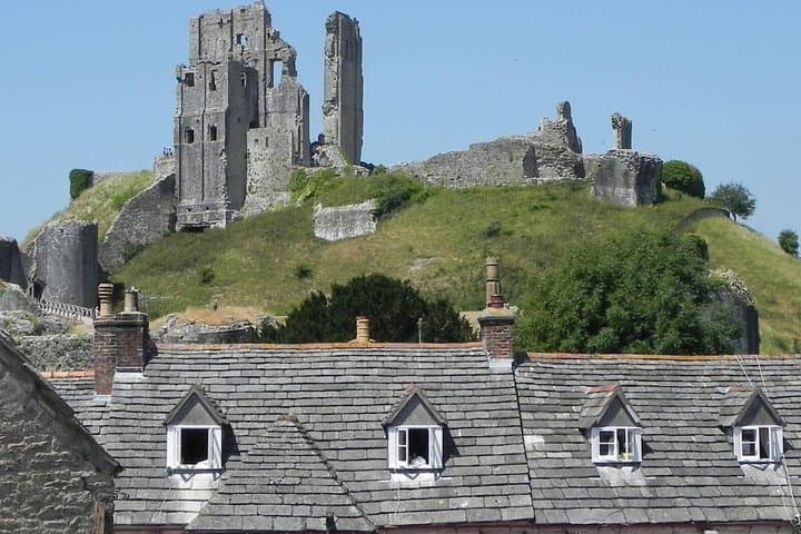 Jurassic Coast Private Tour from Portland: Durdle Door, Corfe Castle & Swanage photo 2