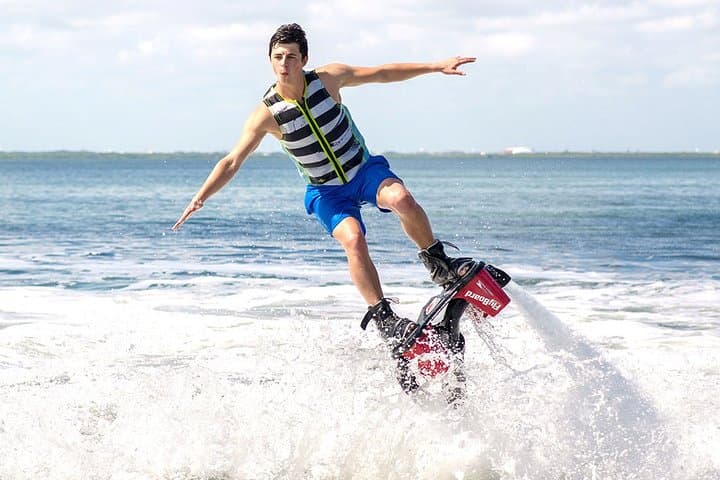 Flyboard in Cancun: Hydroflight Over Nichupté Lagoon with Training