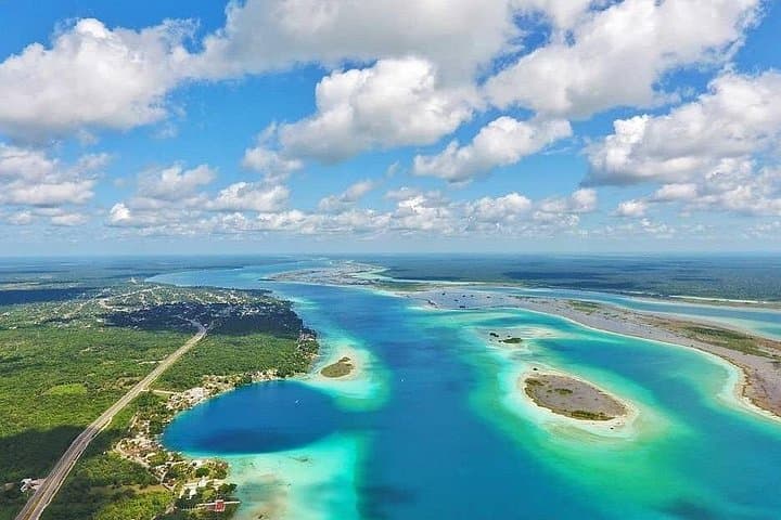 Bacalar Lagoon Boat Tour from Riviera Maya — Full-Day Laguna de Siete Colores photo 2