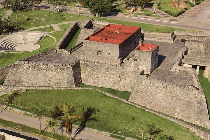 Bacalar Lagoon Day Trip: Pasion Island, Cenote & Fort San Felipe photo 3