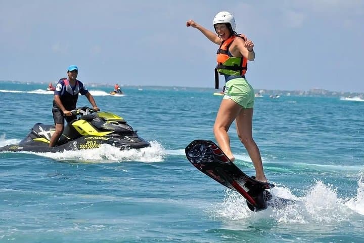 Fly a Hoverboard Over Cancun’s Caribbean: 30‑Minute Extreme Water Experience photo 6