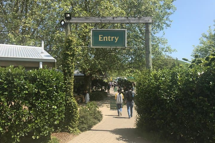 Hobbiton Movie Set Tour from Tauranga — 6‑Hour Middle‑earth Experience photo 2