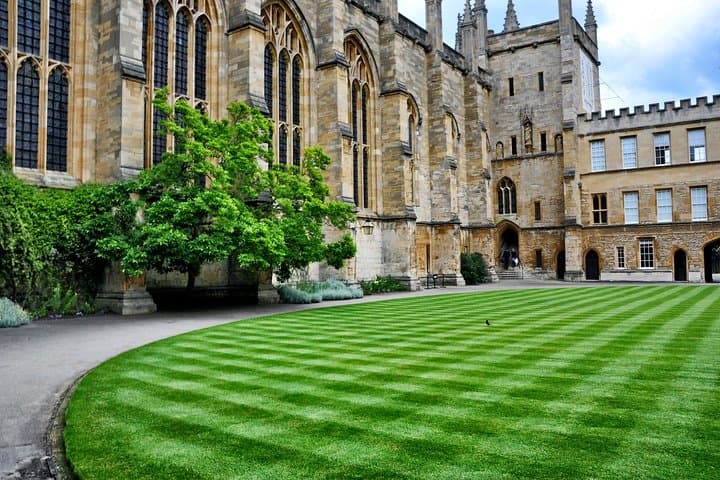 Oxford Private Day Tour: Historic Colleges, Bodleian & River Walks photo 2