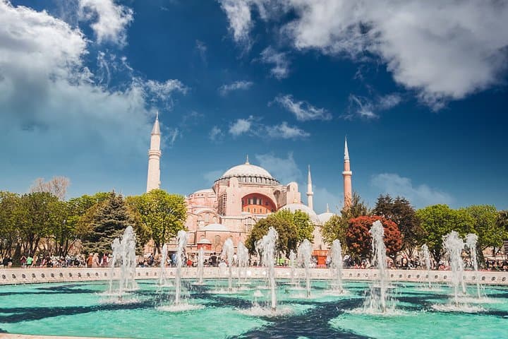 Full-Day Private Tour: Hagia Sophia, Topkapi & Grand Bazaar in Istanbul
