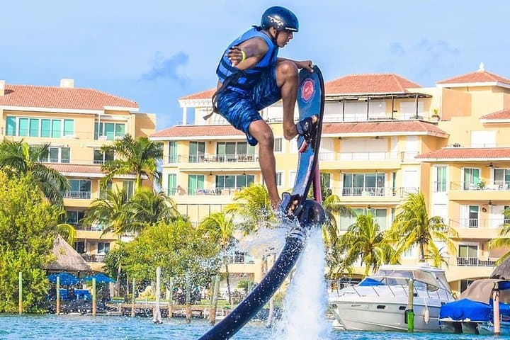 Fly a Hoverboard Over Cancun’s Caribbean: 30‑Minute Extreme Water Experience photo 4