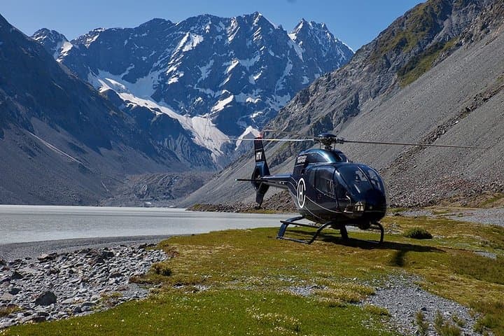 Rakaia Glaciers Helicopter Landing: Canterbury Alpine Flight & Glacier Lunch photo 2