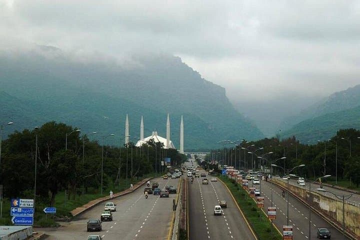 Islamabad in a Day: Faisal Mosque, Pakistan Monument & Rawal Lake City Tour