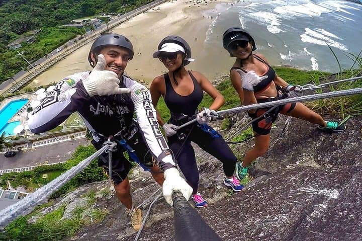 47-Meter Coastal Abseil in Guarujá — Instructor-Led Rappel Facing the Sea photo 4