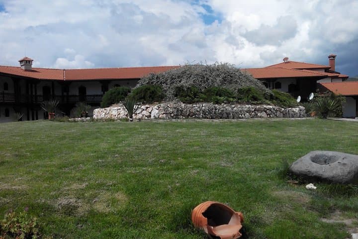 Starosel Wine Temple Tasting: 3–7 Wine & Brandy Flights in the Thracian Valley photo 6