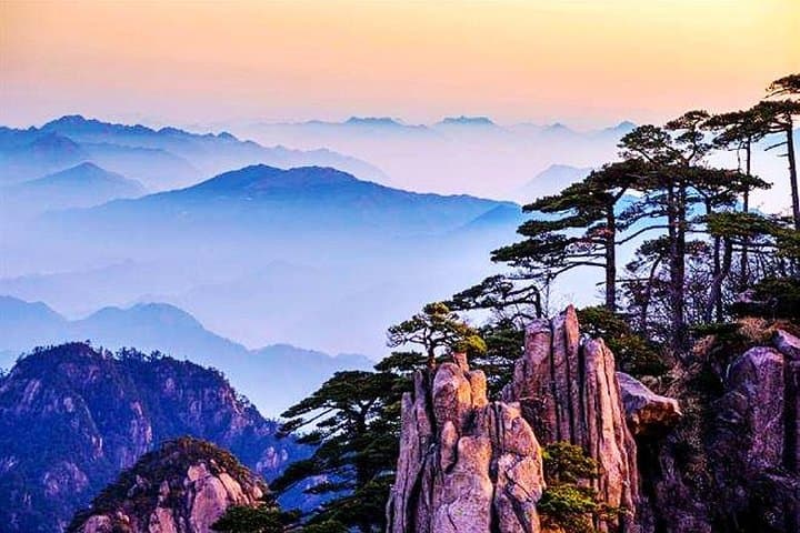 Huangshan (Yellow Mountain) & Tunxi Old Street: Private Day Tour Guide photo 3