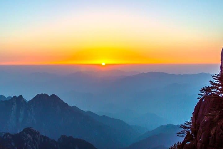 Huangshan Yellow Mountain Private Day Tour with Cableway — North Sea & Xihai Grand Canyon Highlights photo 6