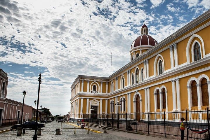 Granada Highlights: Las Isletas, Mombacho & Colonial City (4-Day)