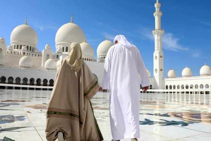 Abu Dhabi Private Day Tour: Sheikh Zayed Mosque, Emirates Palace & Corniche Highlights photo 6