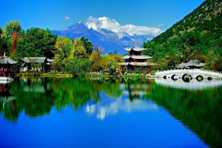 Lijiang Private Day Tour: Old Town, Mufu Palace & Wangu Tower with Lunch