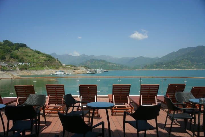13-Day Private China Highlights: Chengdu, Chongqing, Yangtze Cruise, Zhangjiajie & Guilin