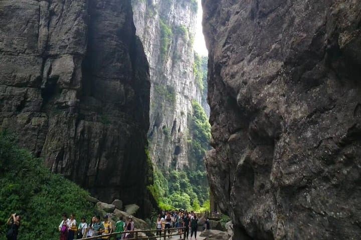 13-Day Private China Highlights: Chengdu, Chongqing, Yangtze Cruise, Zhangjiajie & Guilin photo 6