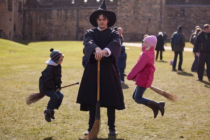 Wizard's Tale at Alnwick Castle — Private Tour from Newcastle