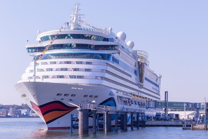 Private Transfer from Portsmouth International Port to Central London — Door-to-Door Service