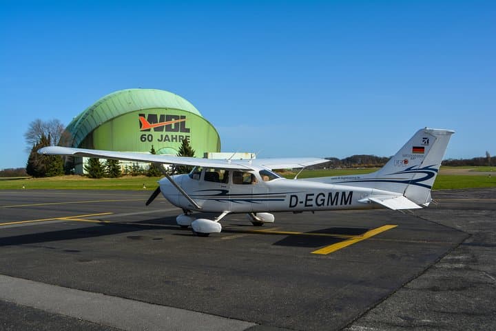 Private Sightseeing Flight Over Düsseldorf — One-Hour Scenic Air Tour photo 6