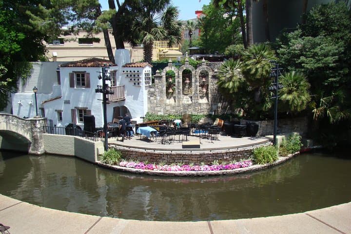 San Antonio Scavenger Hunt: Self-Guided River Walk & Alamo Game photo 3
