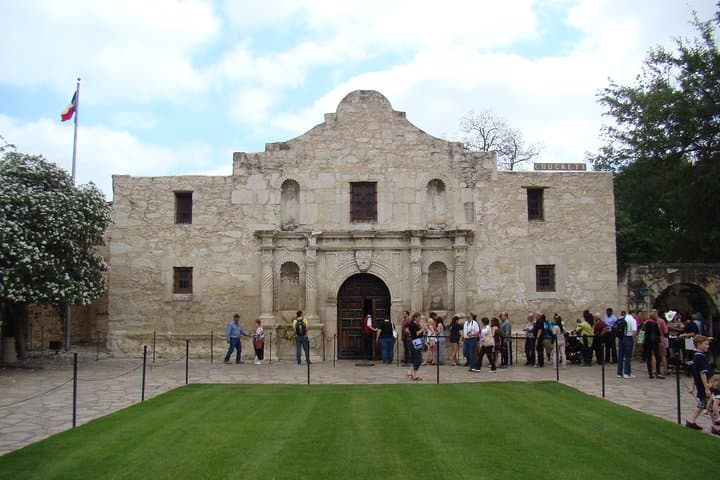 San Antonio Scavenger Hunt: Self-Guided River Walk & Alamo Game photo 4